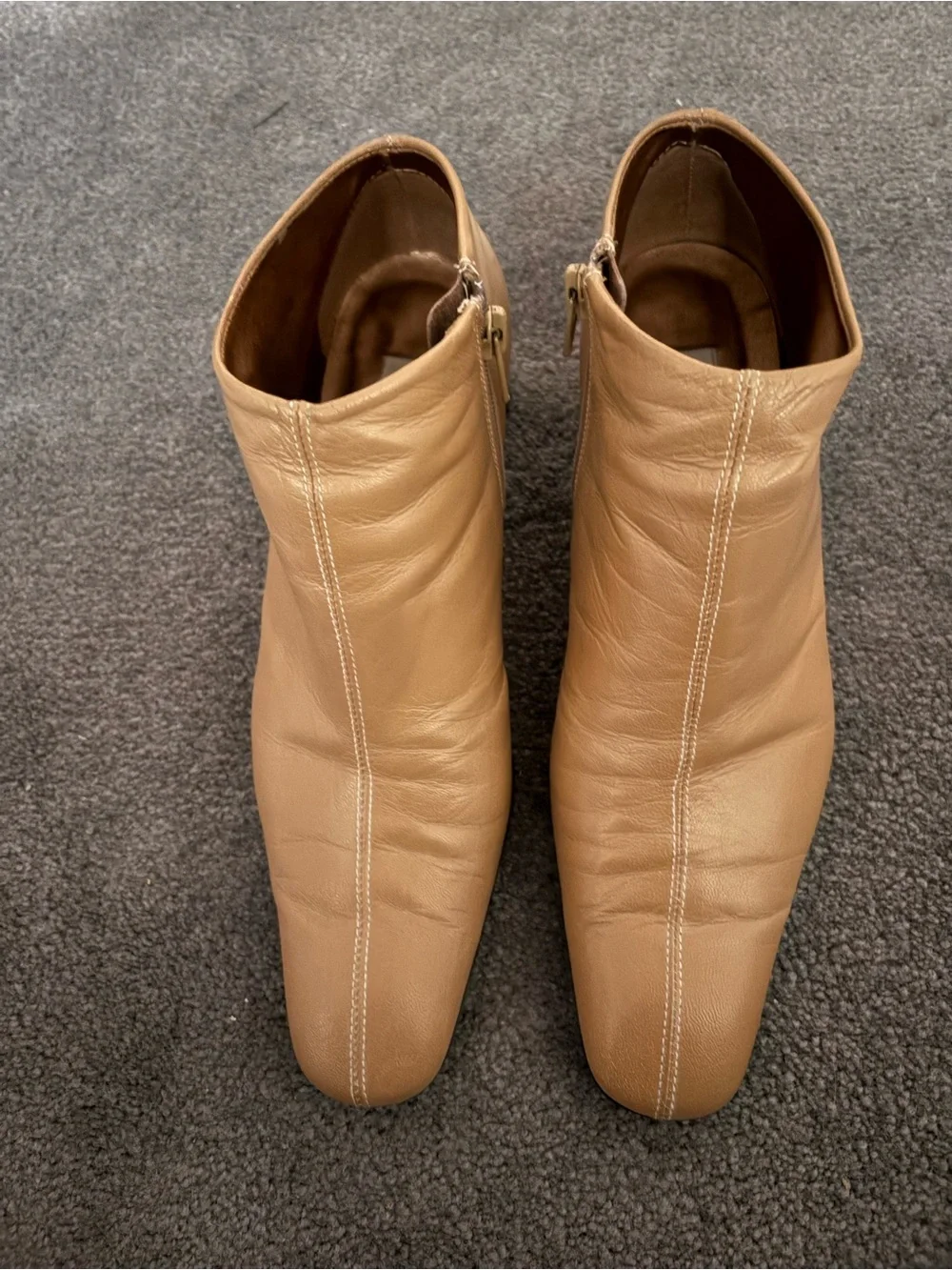 FREE SHIPPING👢Size 8 DKNY 100% Leather Ankle Booties with Side Zip!Made in Spain